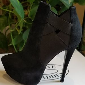 Steve Madden Black Suede Booties